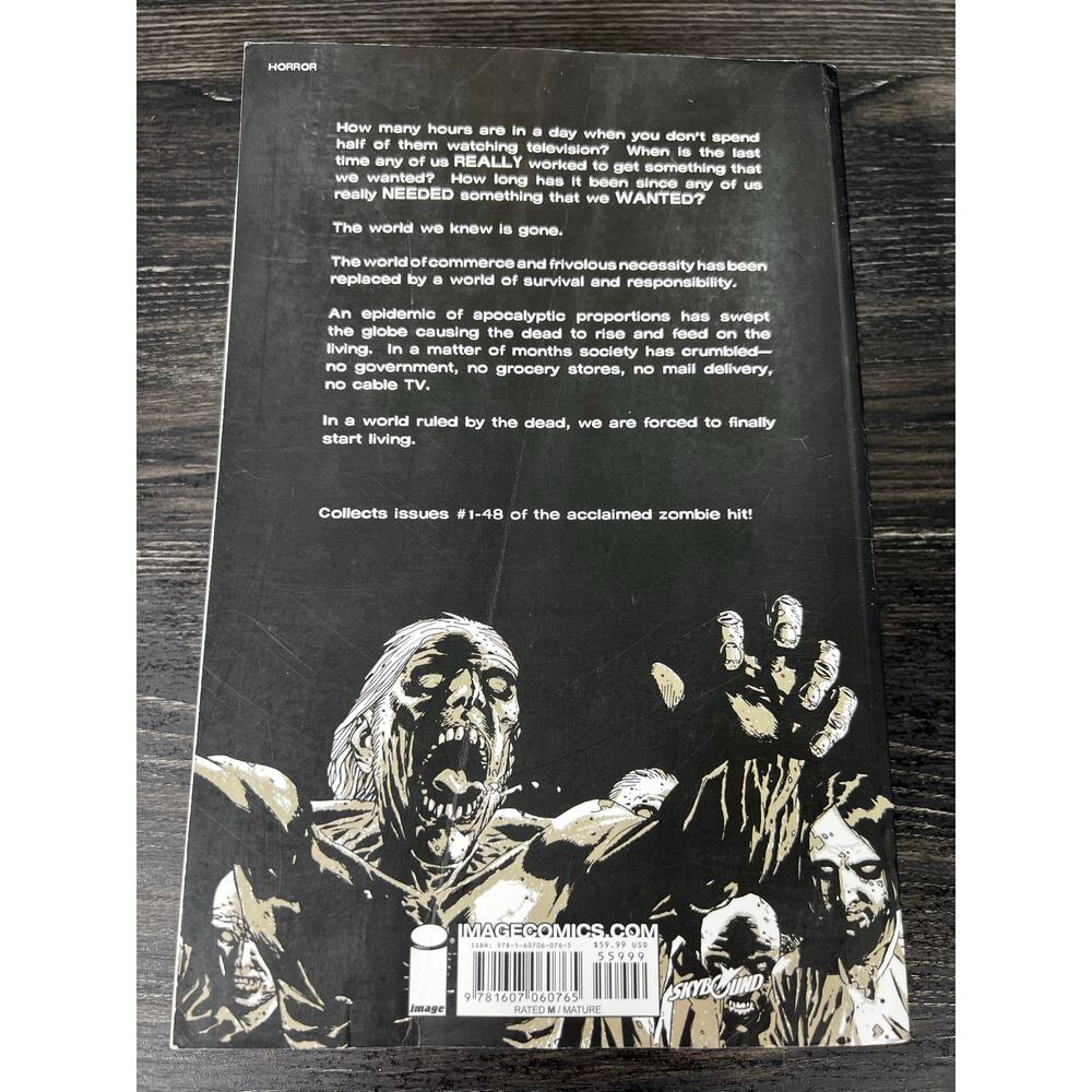 Walking Dead Compendium One - Picture 2 of 4
